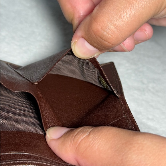 Authentic CELINE Men’s Bi-fold Wallet - Picture 12 of 12